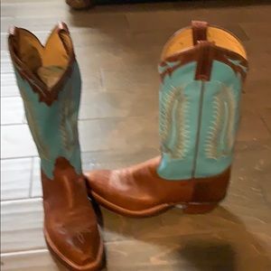 Women’s boots